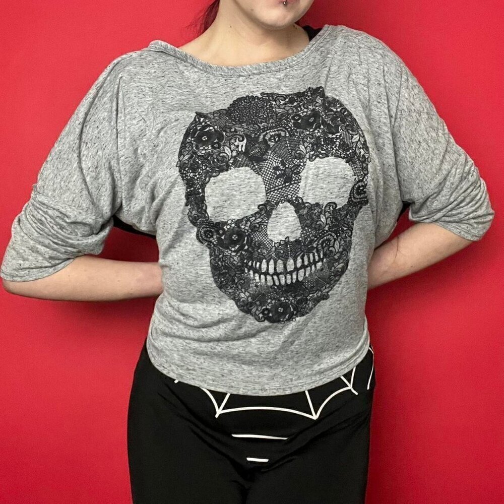 Warehouse one / Grey mid sleeve with lace look skull graphic 🖤🩶​​​​​​​​​